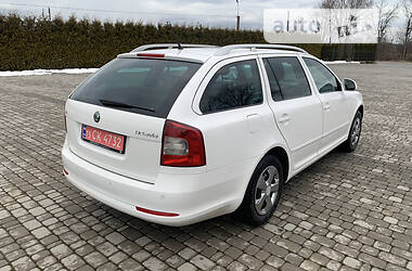 Універсал Skoda Octavia 2012 в Чернівцях