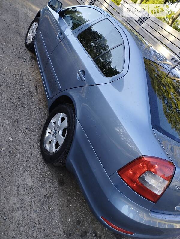 Седан Skoda Octavia 2011 в Дубно