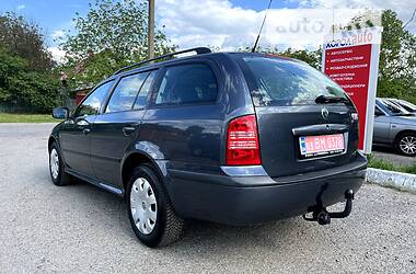 Универсал Skoda Octavia 2009 в Хороле