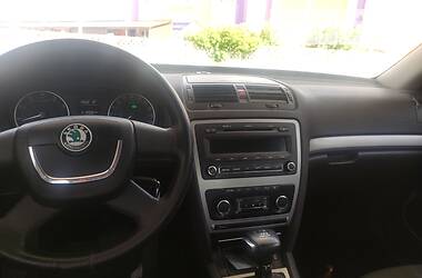 Седан Skoda Octavia 2010 в Черновцах