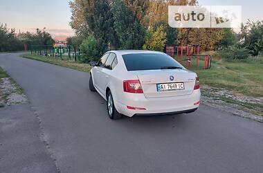 Седан Skoda Octavia 2015 в Киеве