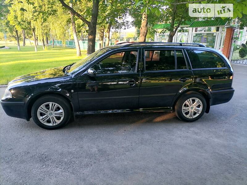 Универсал Skoda Octavia 2009 в Ромнах