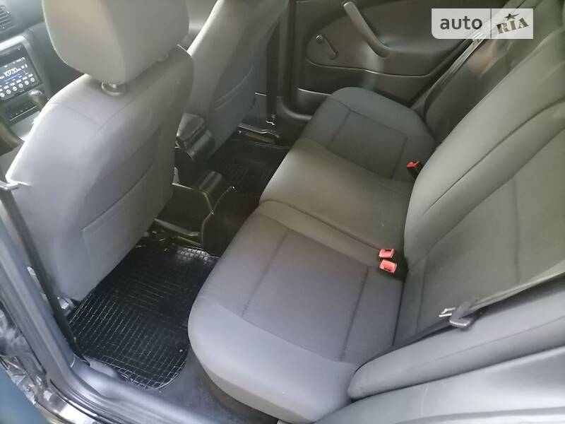 Универсал Skoda Octavia 2009 в Ромнах