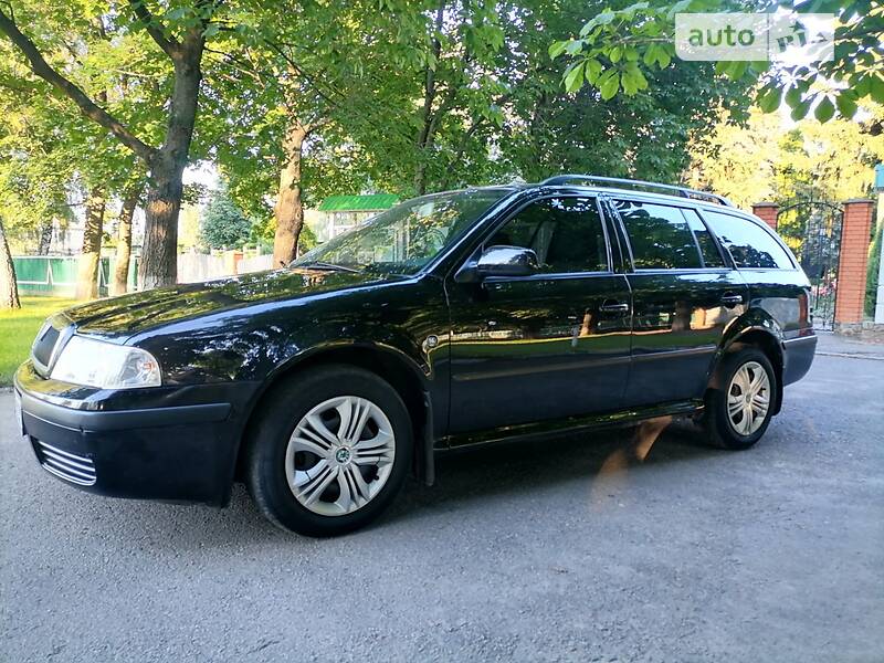 Универсал Skoda Octavia 2009 в Ромнах