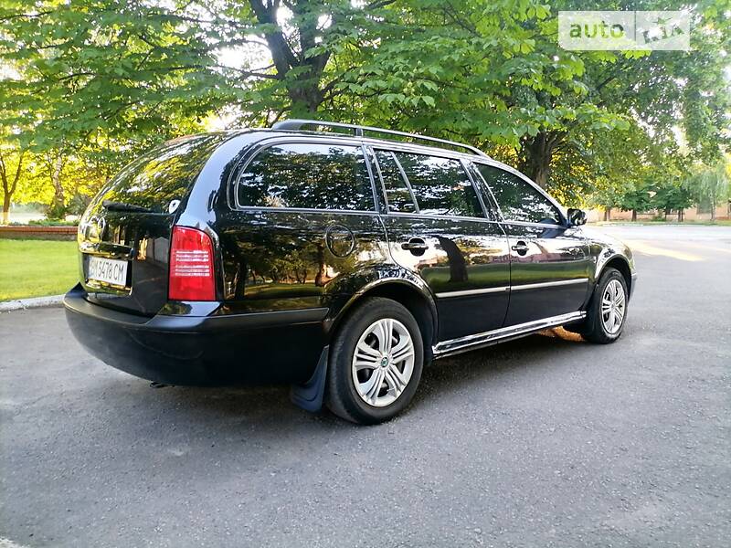Универсал Skoda Octavia 2009 в Ромнах