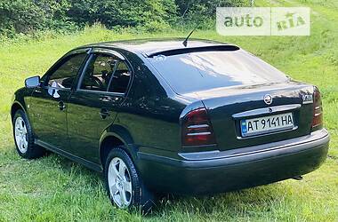 Хэтчбек Skoda Octavia 2004 в 