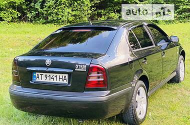 Хэтчбек Skoda Octavia 2004 в 