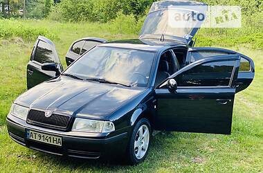 Хэтчбек Skoda Octavia 2004 в 