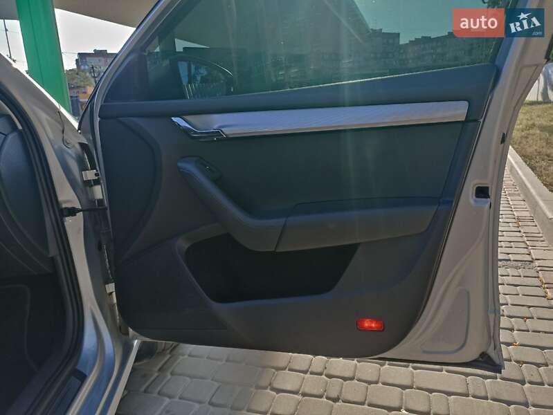 Універсал Skoda Octavia 2013 в Дніпрі