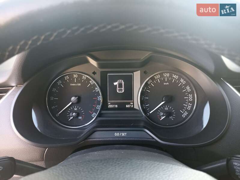 Універсал Skoda Octavia 2013 в Дніпрі