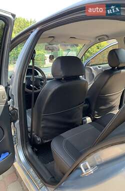 Лифтбек Skoda Octavia 2004 в 