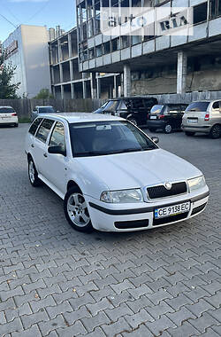 Універсал Skoda Octavia 2001 в Чернівцях