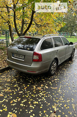 Универсал Skoda Octavia 2010 в Полтаве