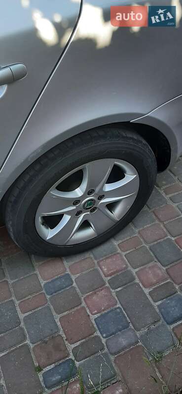 Лифтбек Skoda Octavia 2012 в Кропивницком