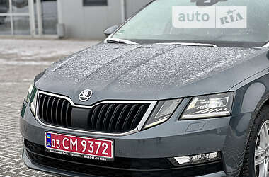 Универсал Skoda Octavia 2019 в Ровно