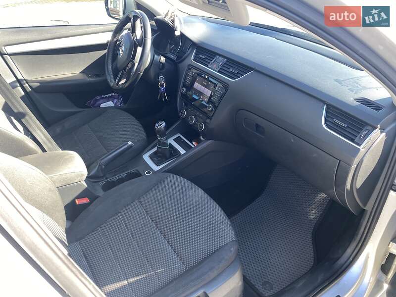 Ліфтбек Skoda Octavia 2015 в Іршаві