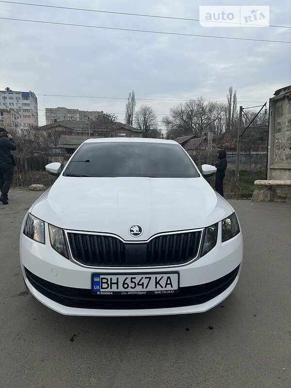 Лифтбек Skoda Octavia 2019 в Одессе