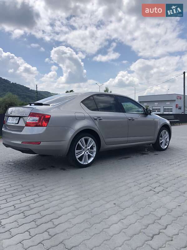 Лифтбек Skoda Octavia 2015 в Хусте