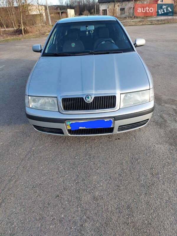 Ліфтбек Skoda Octavia 2004 в Старому Самборі
