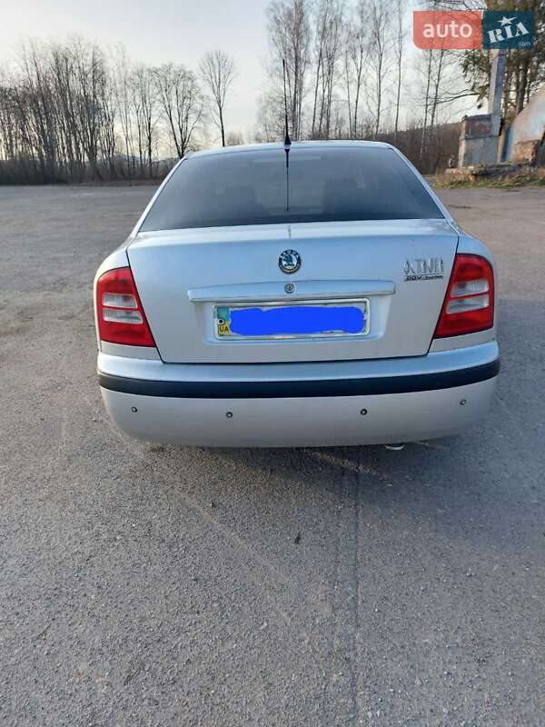 Ліфтбек Skoda Octavia 2004 в Старому Самборі