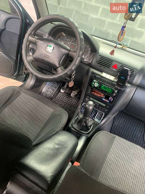 Ліфтбек Skoda Octavia 2003 в Тернополі