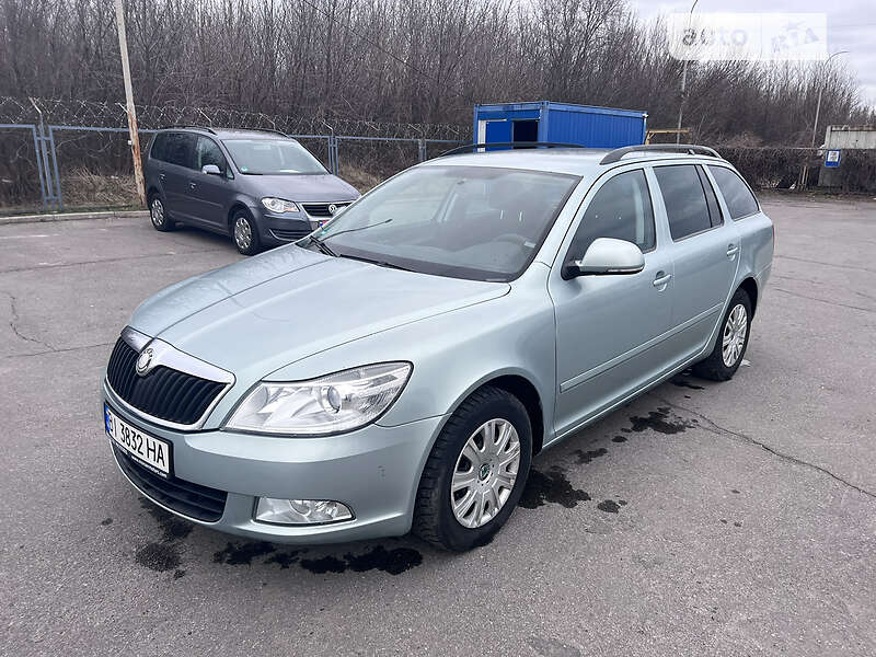 Універсал Skoda Octavia 2009 в Полтаві