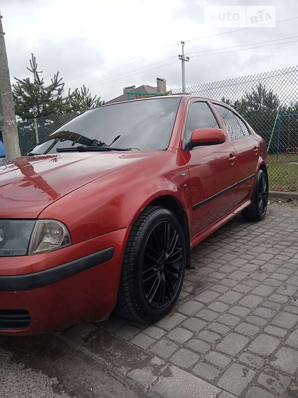 Лифтбек Skoda Octavia 2002 в Львове