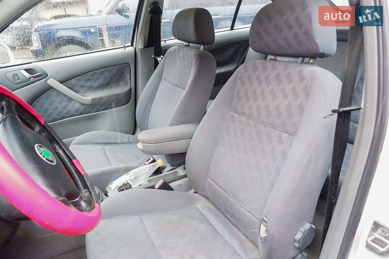 Лифтбек Skoda Octavia 2000 в Рахове