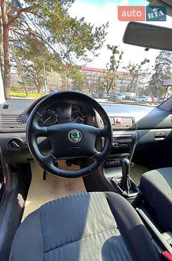 Лифтбек Skoda Octavia 2004 в Киеве