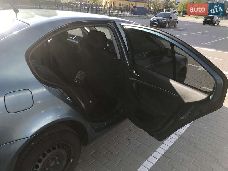Лифтбек Skoda Octavia 2005 в Сокале