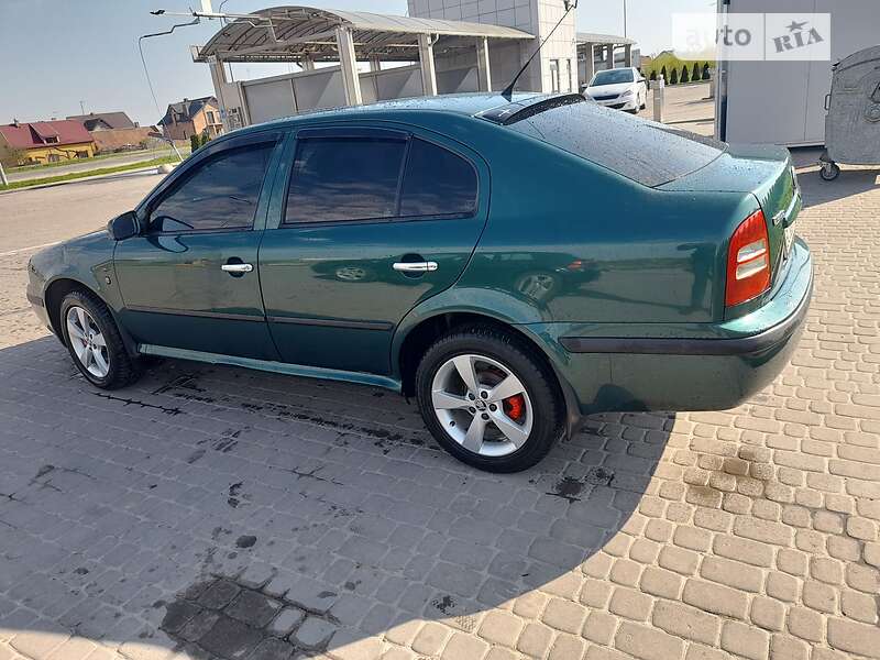 Лифтбек Skoda Octavia 2001 в Городке
