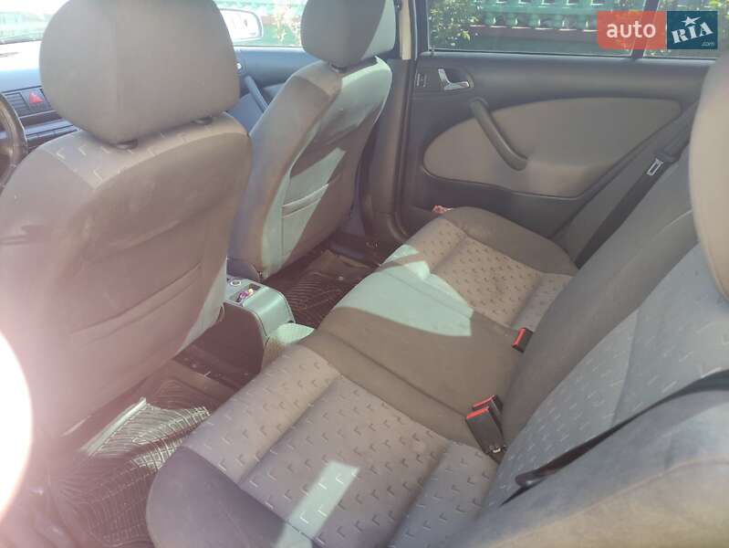 Лифтбек Skoda Octavia 2008 в Гусятине
