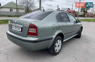 Лифтбек Skoda Octavia 2002 в 