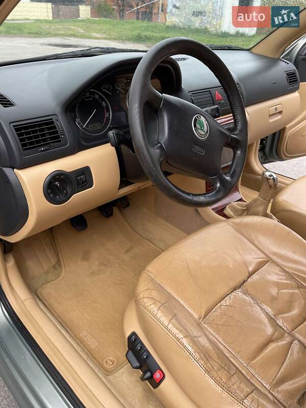 Лифтбек Skoda Octavia 2002 в Харькове