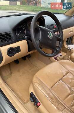 Лифтбек Skoda Octavia 2002 в 