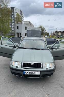 Лифтбек Skoda Octavia 2002 в 