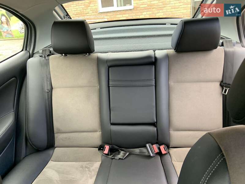 Лифтбек Skoda Octavia 2001 в Луцке