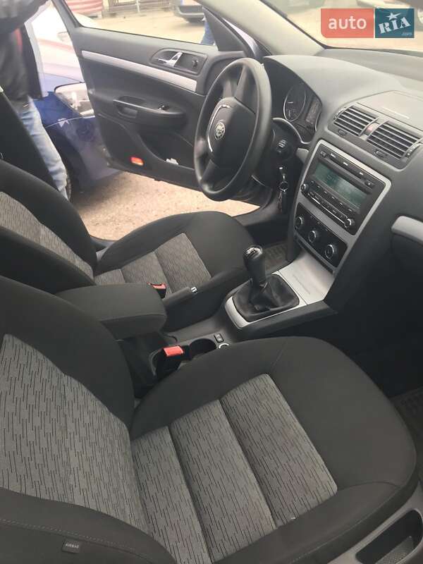 Ліфтбек Skoda Octavia 2009 в Городку