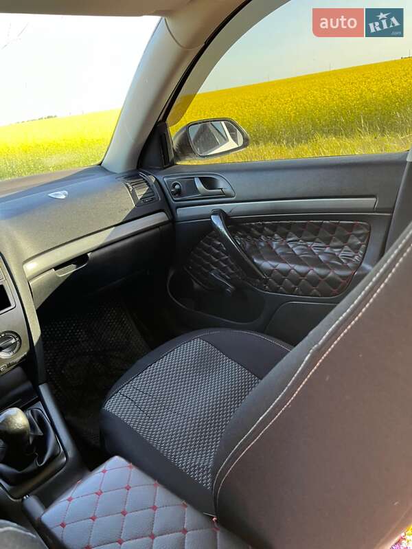 Ліфтбек Skoda Octavia 2005 в Добровеличківці