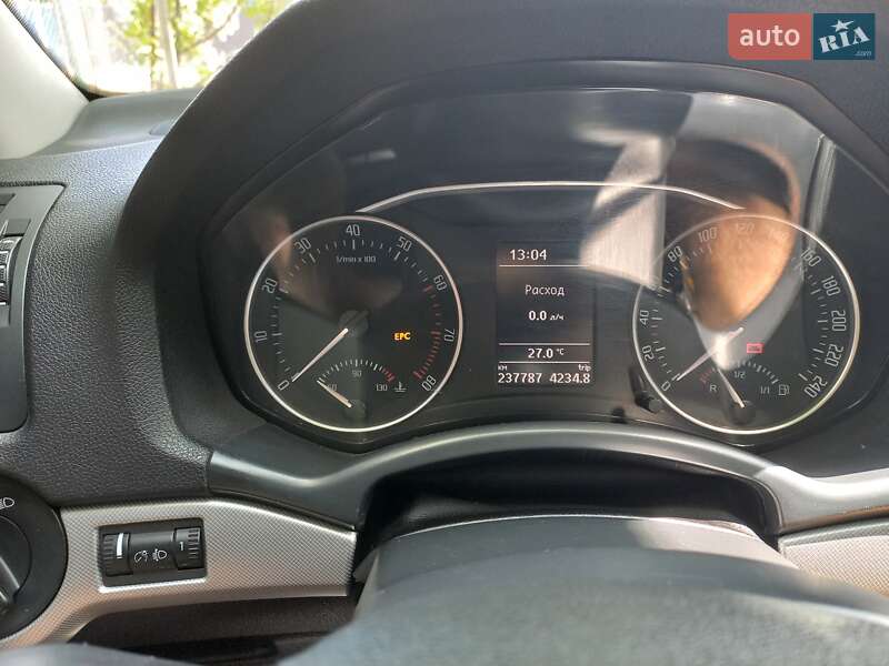 Універсал Skoda Octavia 2011 в Черняхові
