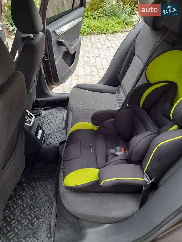 Универсал Skoda Octavia 2015 в Золочеве