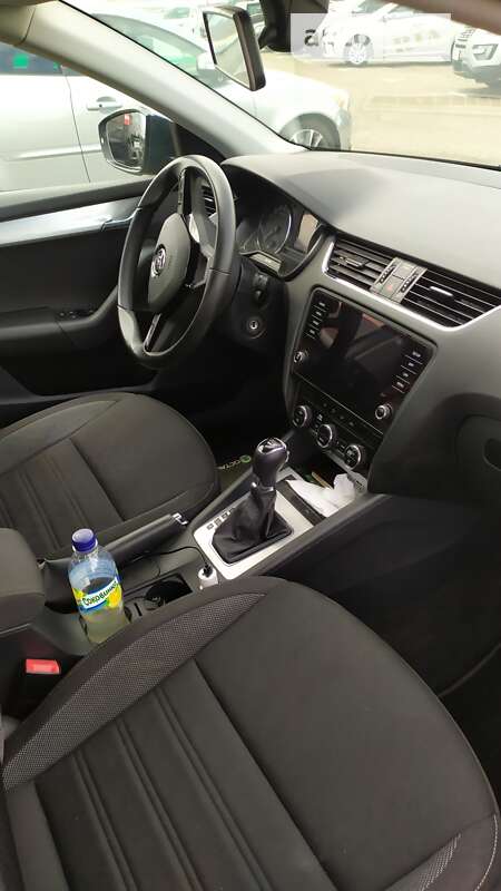 Универсал Skoda Octavia 2019 в Жашкове