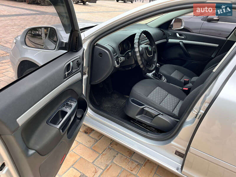 Лифтбек Skoda Octavia 2012 в Киеве фото 9 Лифтбек Skoda Octavia 2012 в Киеве