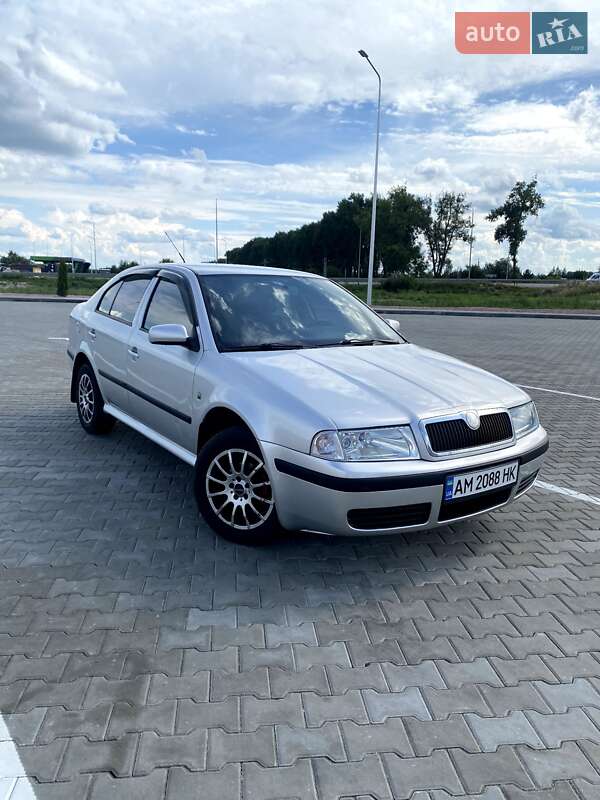 Ліфтбек Skoda Octavia 2003 в Житомирі