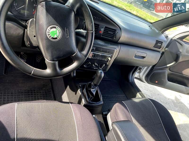 Ліфтбек Skoda Octavia 2003 в Житомирі