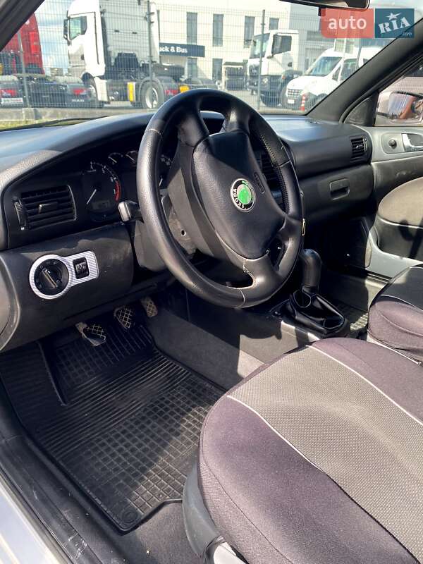 Ліфтбек Skoda Octavia 2003 в Житомирі