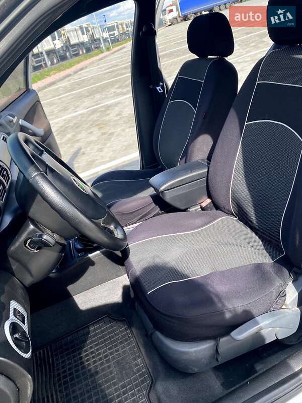 Ліфтбек Skoda Octavia 2003 в Житомирі