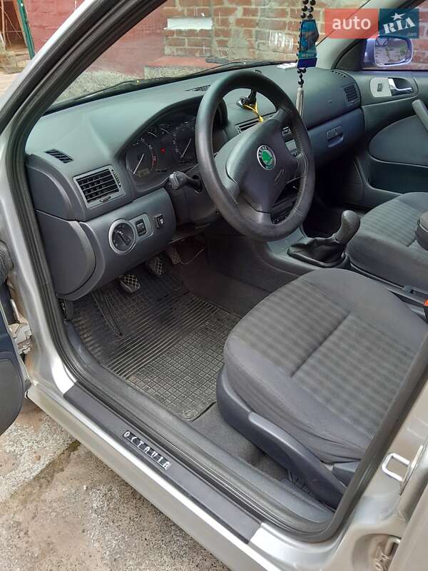 Универсал Skoda Octavia 2004 в Змиеве