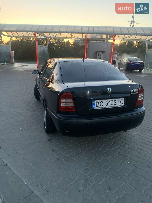 Лифтбек Skoda Octavia 2004 в Львове