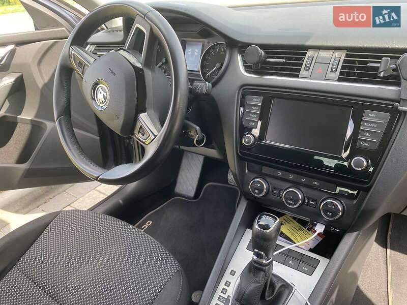 Універсал Skoda Octavia 2016 в Ужгороді